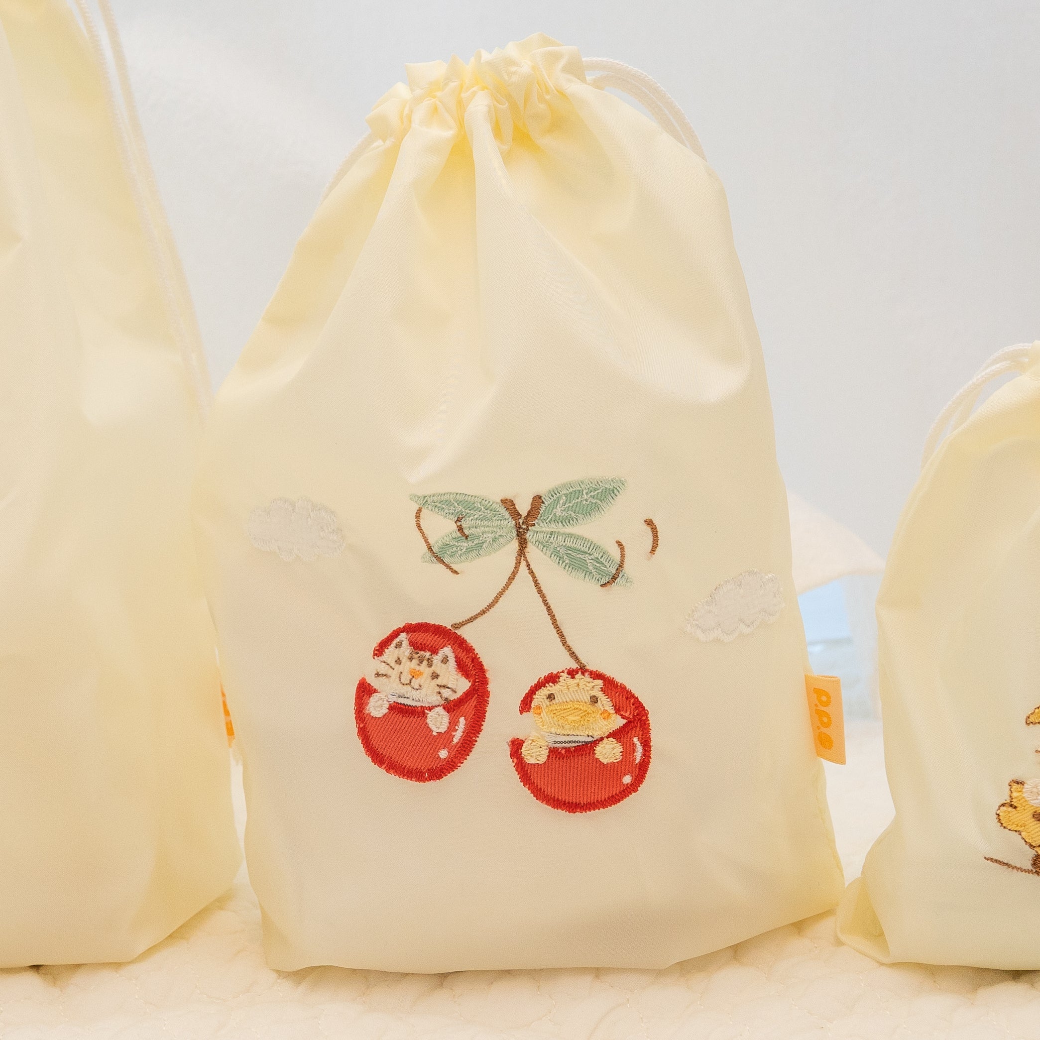 数量限定】オリジナル防水巾着3点セット – けんじとあかりオンライン